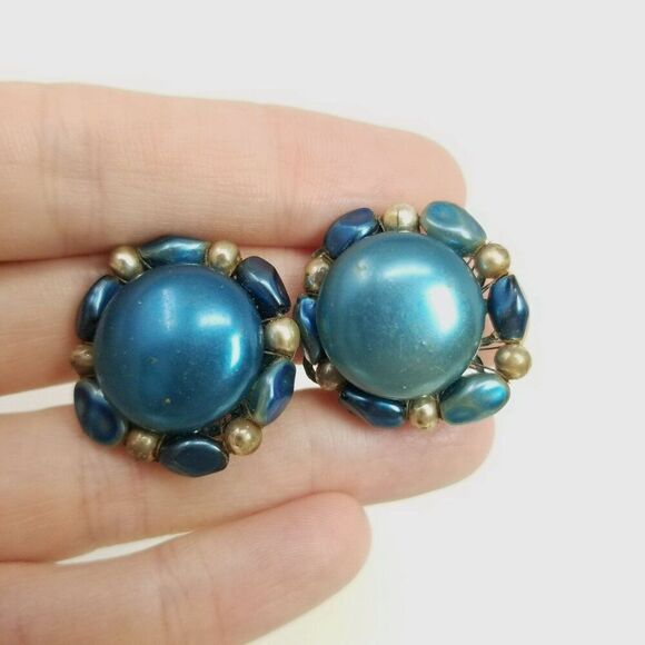 Vintage Blue Beaded Cluster Clip On Earrings, Made in Japan, Estate - Picture 7 of 7
